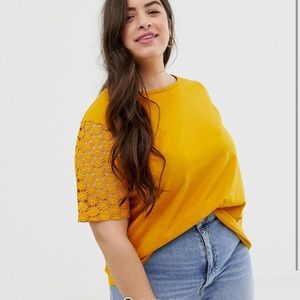 Yellow T-shirt With Lace Sleeves